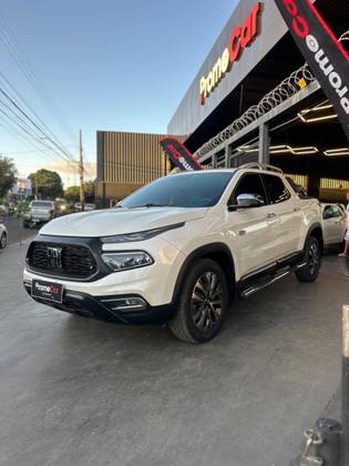 FIAT TORO 2.0 16V TURBO DIESEL RANCH 4WD AT9 FIAT TORO 2.0 16V TURBO DIESEL RANCH 4WD AT9